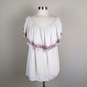 Torrid embroidered off the shoulder top Size 1X